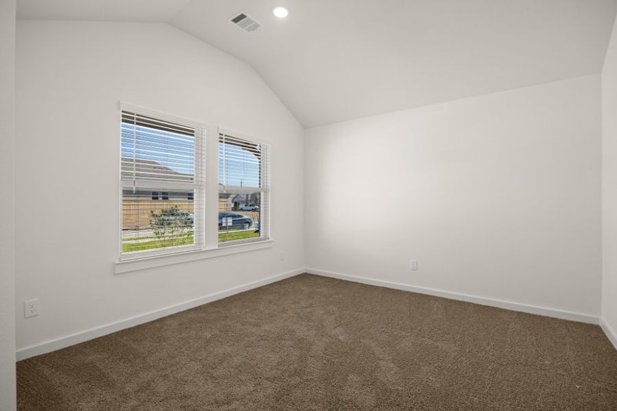 Spacious, unfurnished interior of a new home in Ashland, Houston (Image 12).