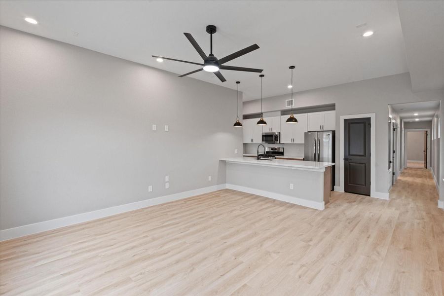 Spacious, unfurnished interior of a new home in , Houston (Image 11).