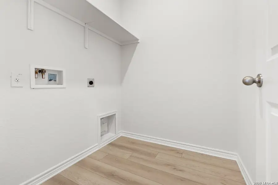 Spacious, unfurnished interior of a new home in Knox Ridge, Converse (Image 25).