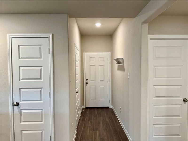 Spacious, unfurnished interior of a new home in Charleston Heights, Rosharon (Image 13).