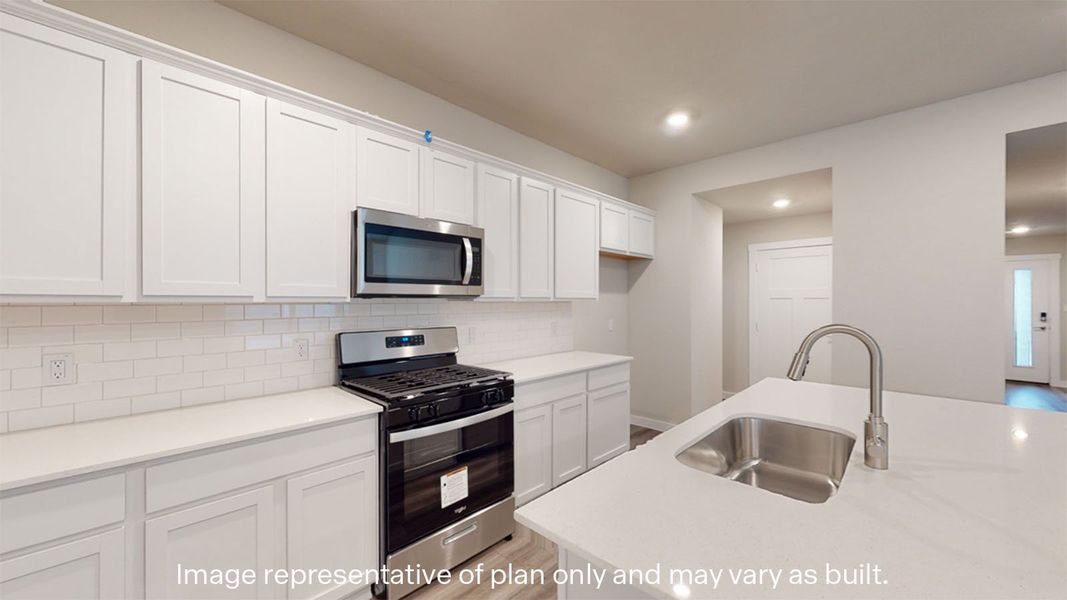 Furnished interior view inside a new home in Saratoga Crossing, Corpus Christi (Image 6).