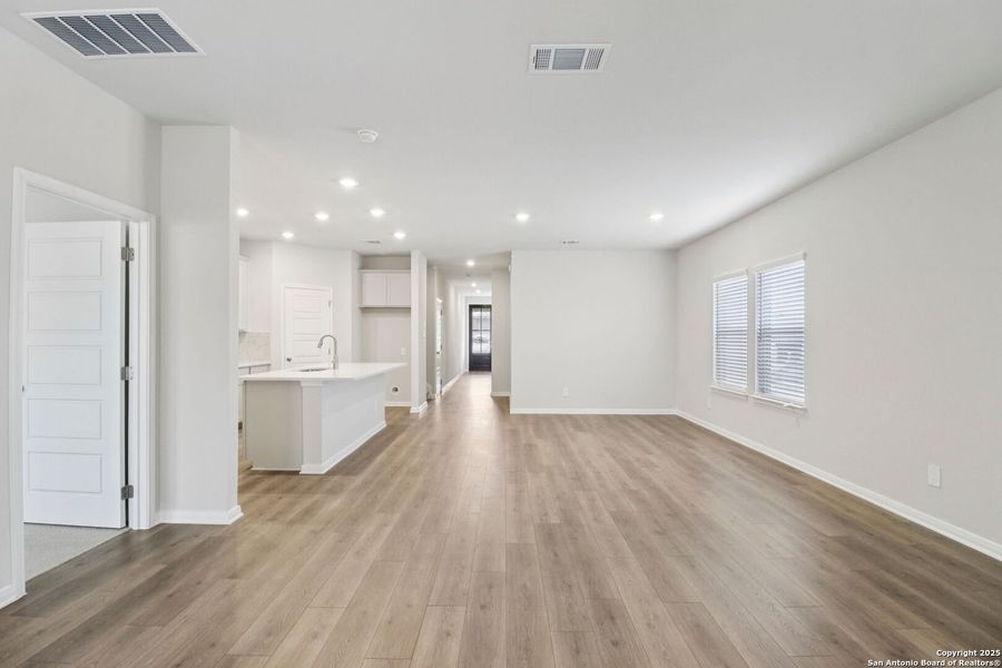 Spacious, unfurnished interior of a new home in Royal Crest, San Antonio (Image 43). Spacious, unfurnished interior of a new home in Royal Crest, San Antonio (Image 43).