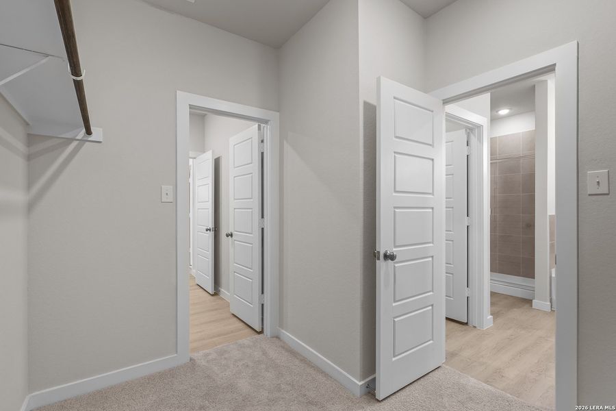 Spacious, unfurnished interior of a new home in Hiddenbrooke, Seguin (Image 18).