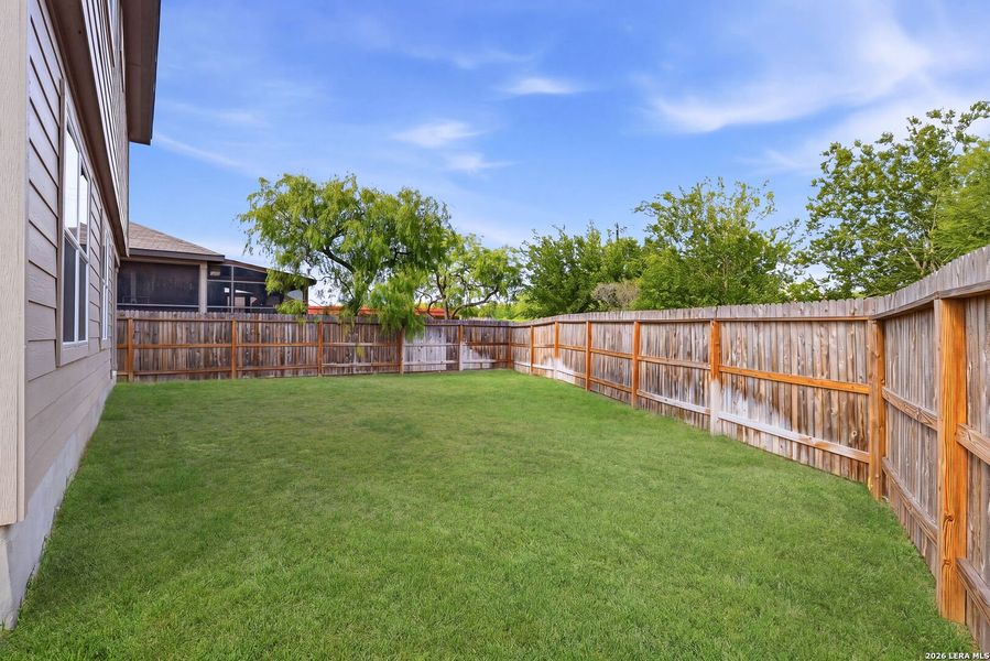Exterior details and patio area of a home in Laurel Vistas, San Antonio (Image 24).