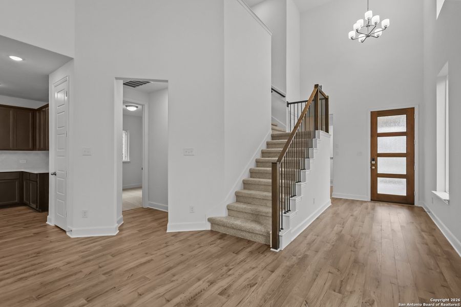 Spacious, unfurnished interior of a new home in Veramendi, New Braunfels (Image 16).