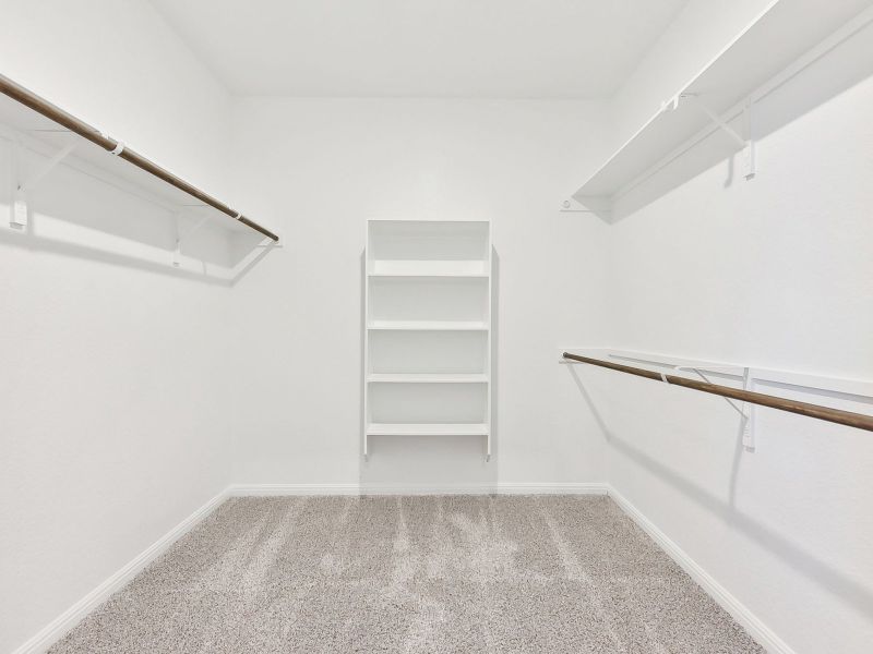 Spacious, unfurnished interior of a new home in Big Sky Ranch - Executive Collection, Dripping Springs (Image 14).