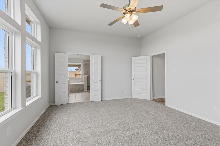 Spacious, unfurnished interior of a new home in Brookewater, Rosenberg (Image 19).