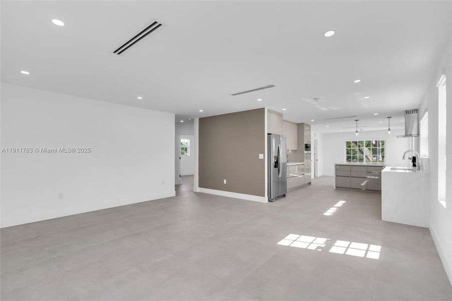 Spacious, unfurnished interior of a new home in , West Palm Beach (Image 33). Spacious, unfurnished interior of a new home in , West Palm Beach (Image 33).
