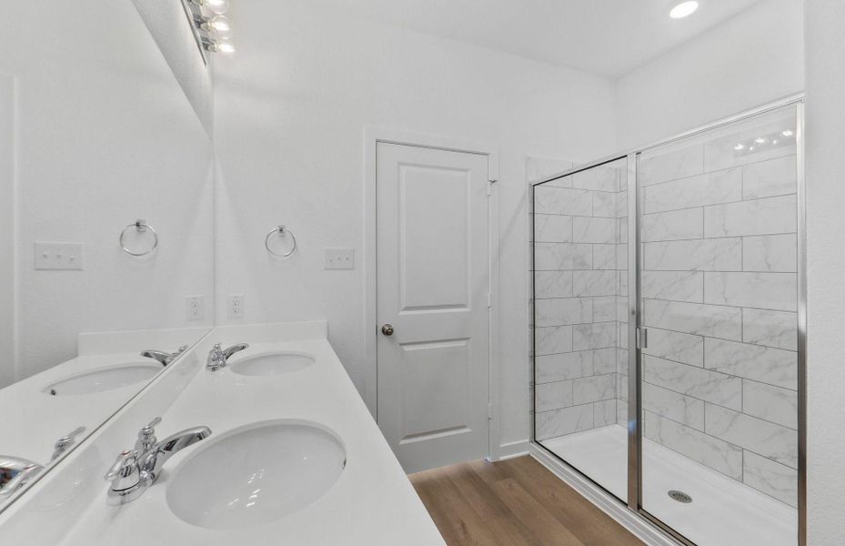 Furnished interior view inside a new home in Skyview, Belton (Image 13).