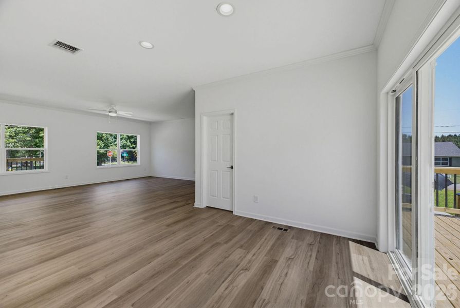 Spacious, unfurnished interior of a new home in , Newton (Image 19).