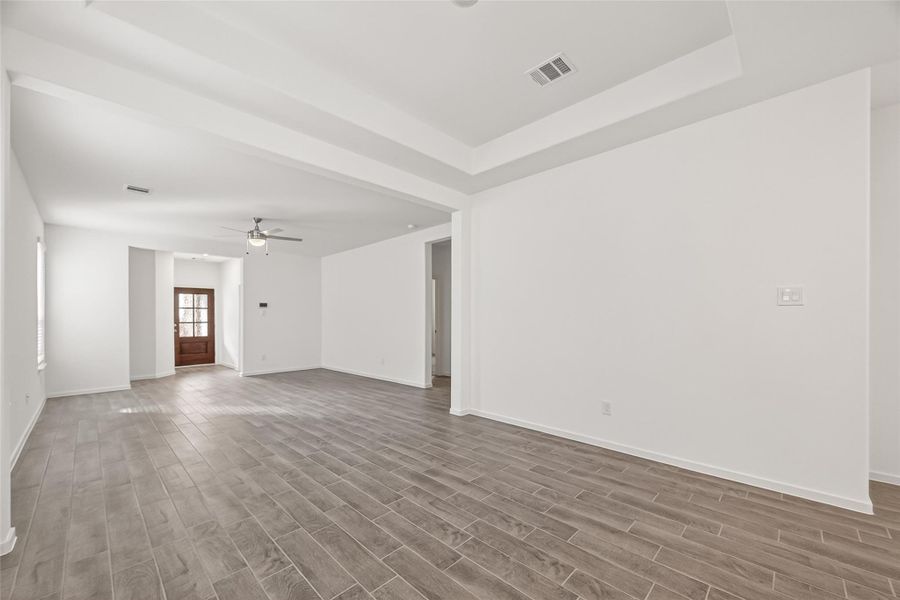 Spacious, unfurnished interior of a new home in , Iowa Colony (Image 32).