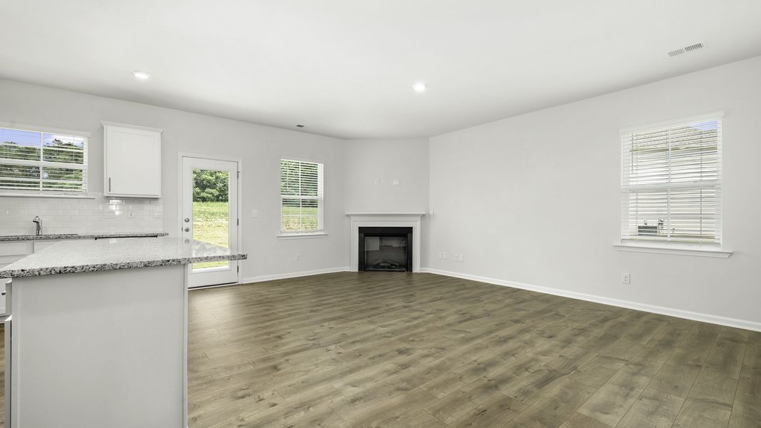 Spacious, unfurnished interior of a new home in Forest Creek, Winston-Salem (Image 15).