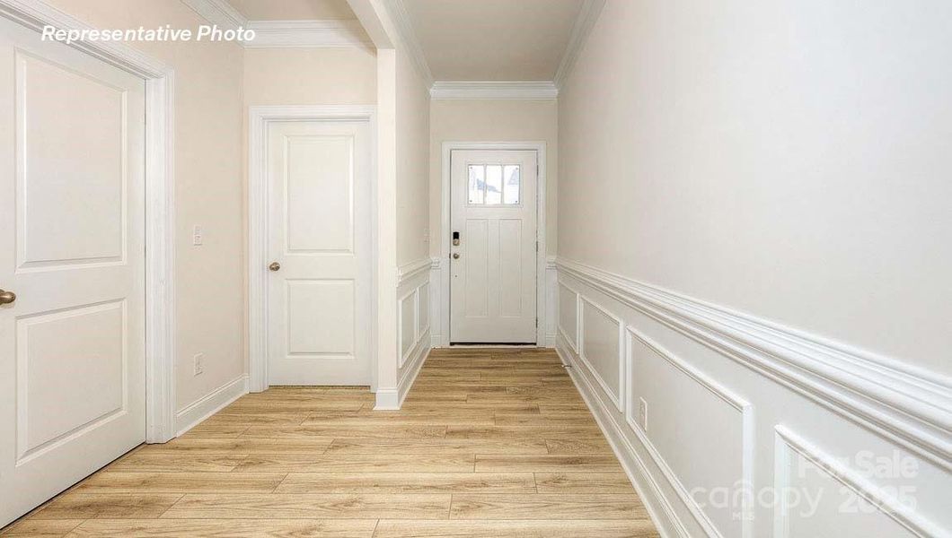 Spacious, unfurnished interior of a new home in Sylvan Creek, Denver (Image 16).