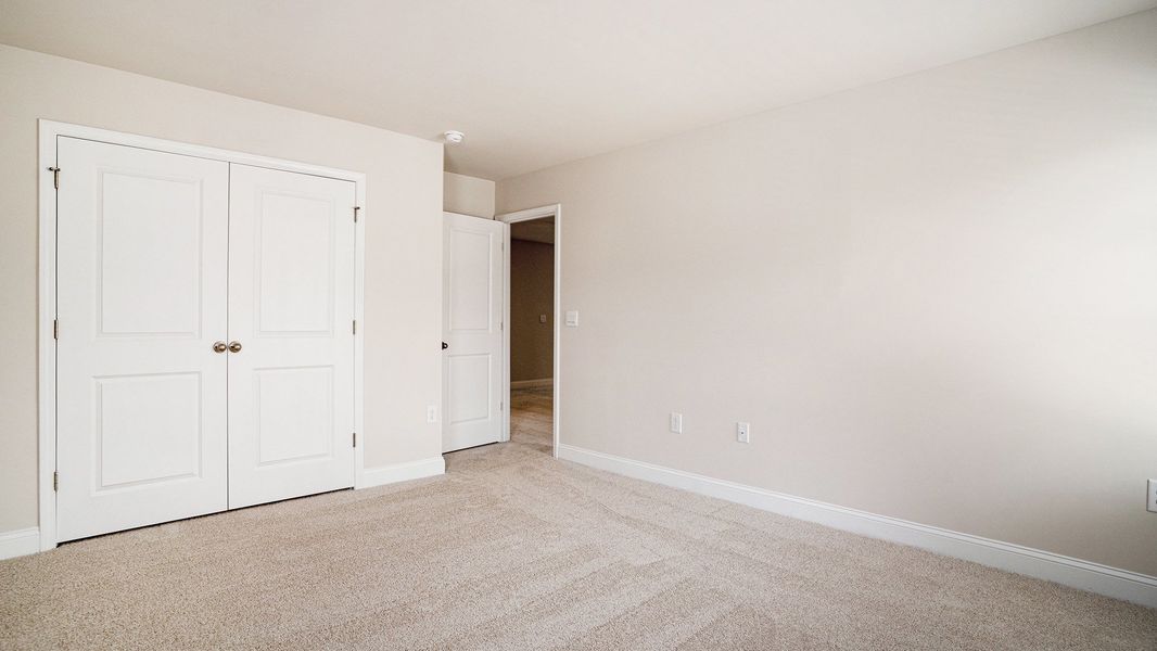 Spacious, unfurnished interior of a new home in Shell Pointe, Gilbert (Image 31). Spacious, unfurnished interior of a new home in Shell Pointe, Gilbert (Image 31).