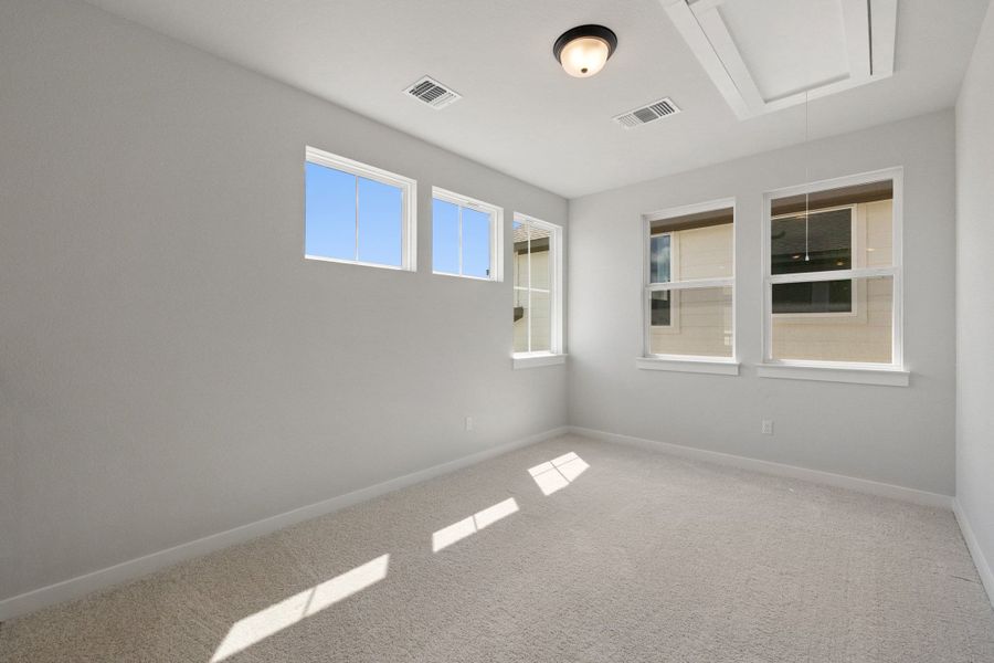 Spacious, unfurnished interior of a new home in Heritage, Dripping Springs (Image 40).