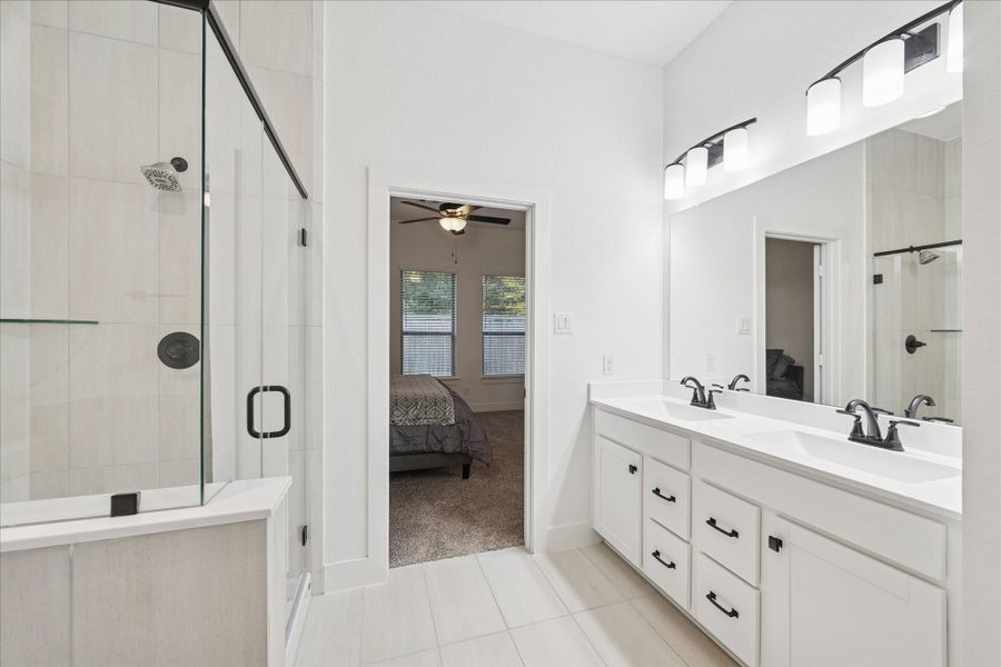 Furnished interior view inside a new home in , Conroe (Image 10).