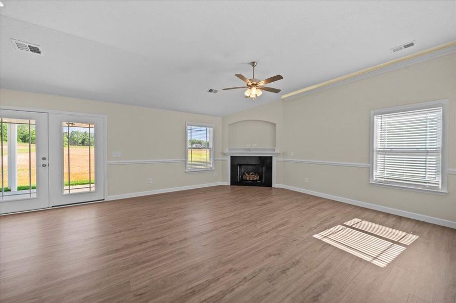 Spacious, unfurnished interior of a new home in Mills Gin, Campobello (Image 23).
