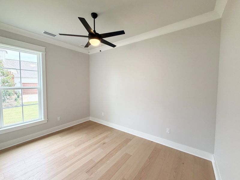 Spacious, unfurnished interior of a new home in Steamboat Landing at Hammock Bay, Freeport (Image 38).