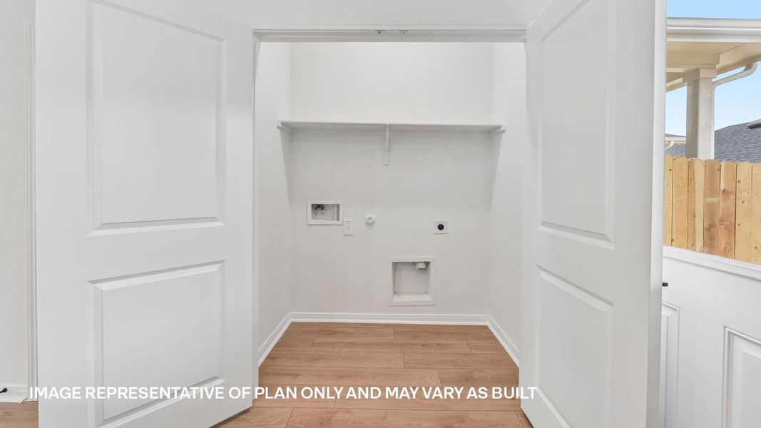 Spacious, unfurnished interior of a new home in Avery Centre, Round Rock (Image 21). Spacious, unfurnished interior of a new home in Avery Centre, Round Rock (Image 21).