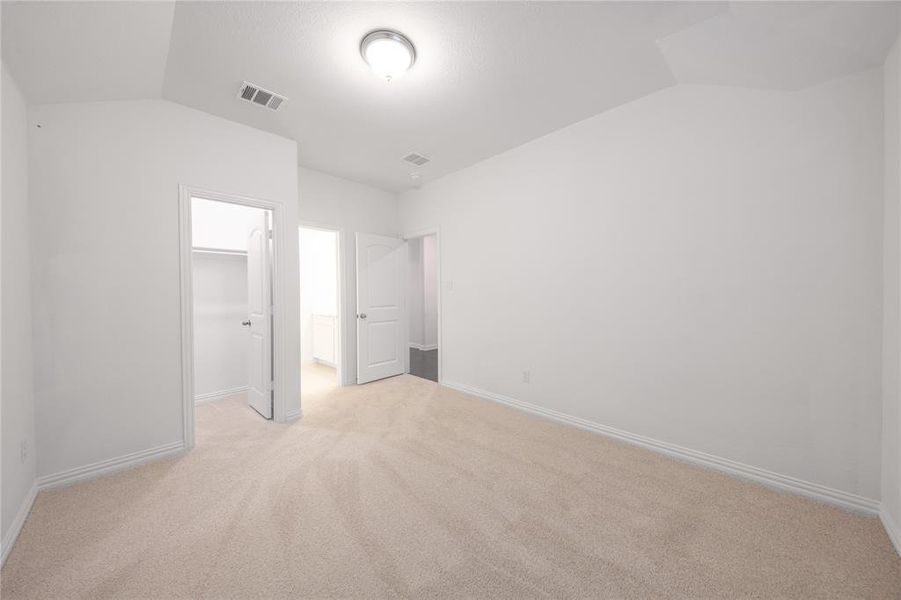 Spacious, unfurnished interior of a new home in Churchill: Meadows 50', Anna (Image 17). Spacious, unfurnished interior of a new home in Churchill: Meadows 50', Anna (Image 17).