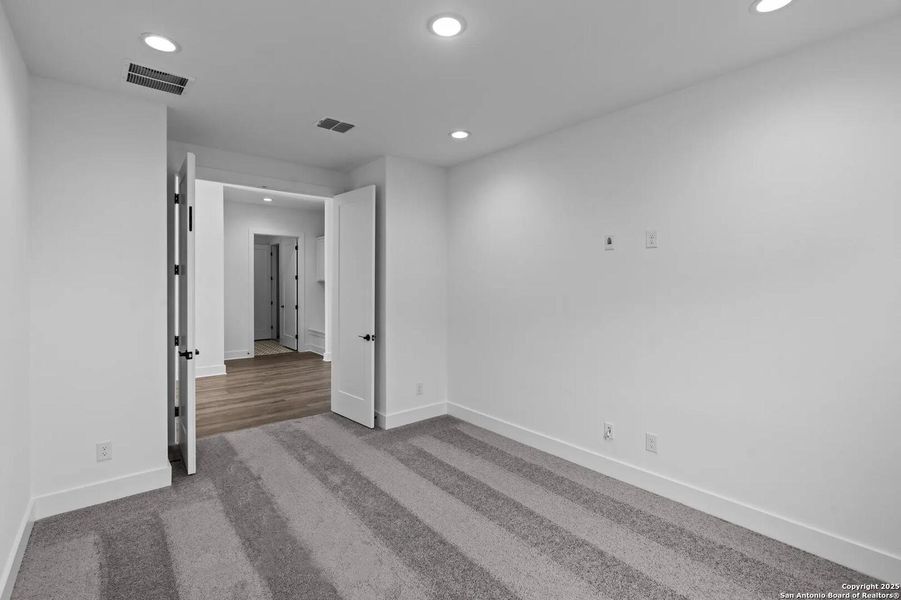 Spacious, unfurnished interior of a new home in Legacy at Lake Dunlap, New Braunfels (Image 23). Spacious, unfurnished interior of a new home in Legacy at Lake Dunlap, New Braunfels (Image 23).