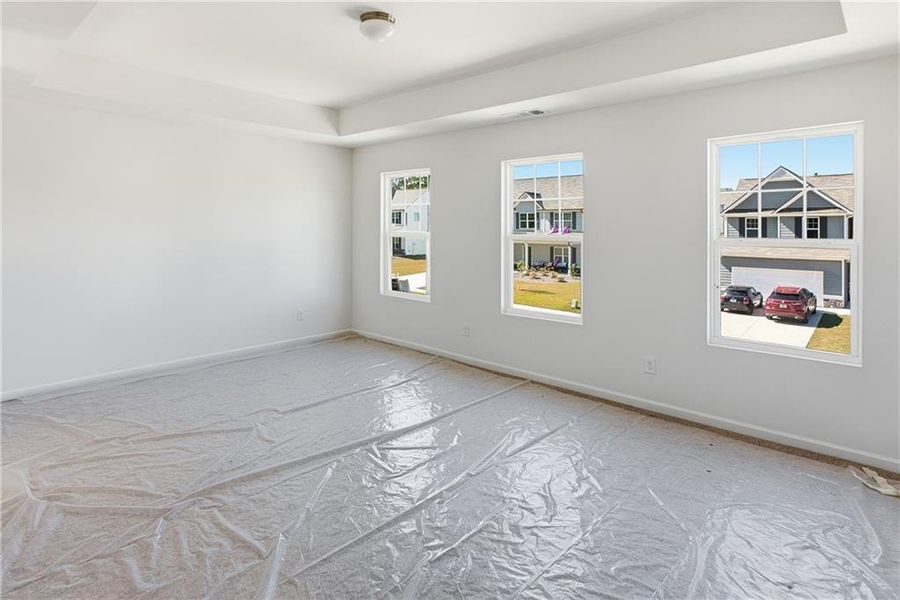 Spacious, unfurnished interior of a new home in Creekside Landing, Dallas (Image 30).