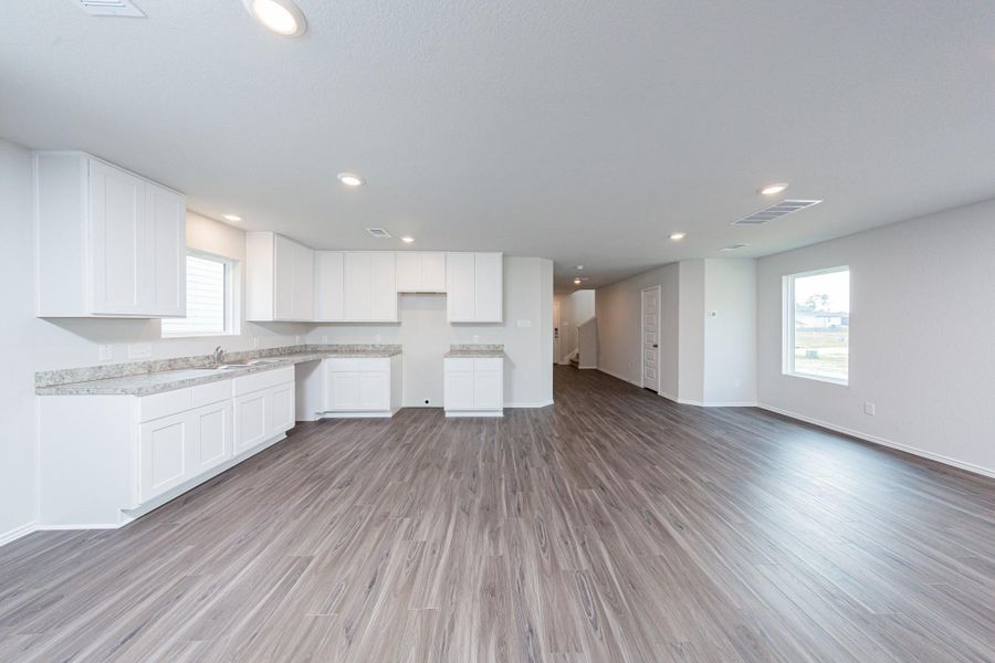 Spacious, unfurnished interior of a new home in Townsend Reserve, Splendora (Image 18).