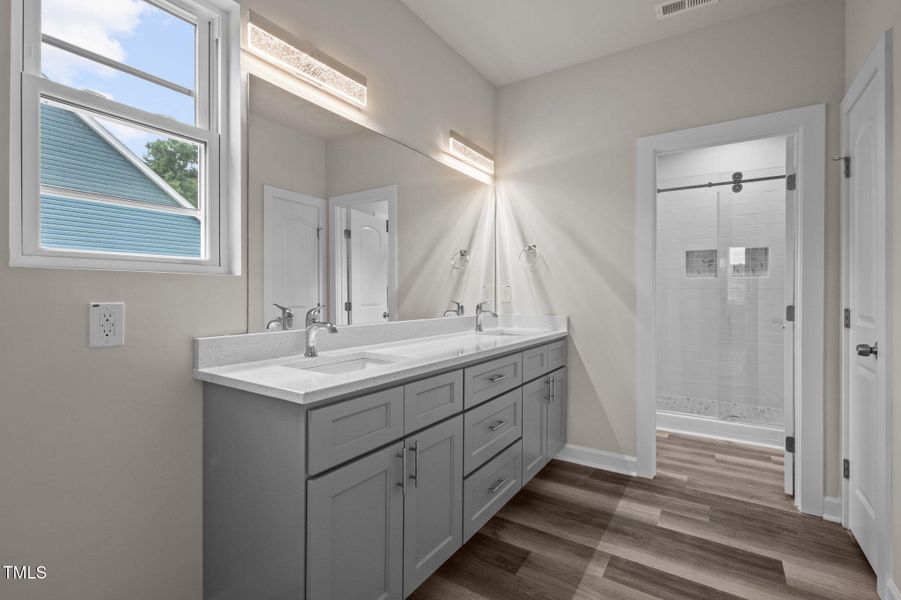 45-web-or-mls-P1078584_1