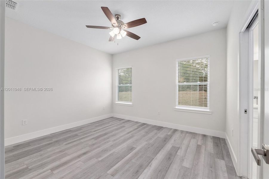 Spacious, unfurnished interior of a new home in , Ocala (Image 31).