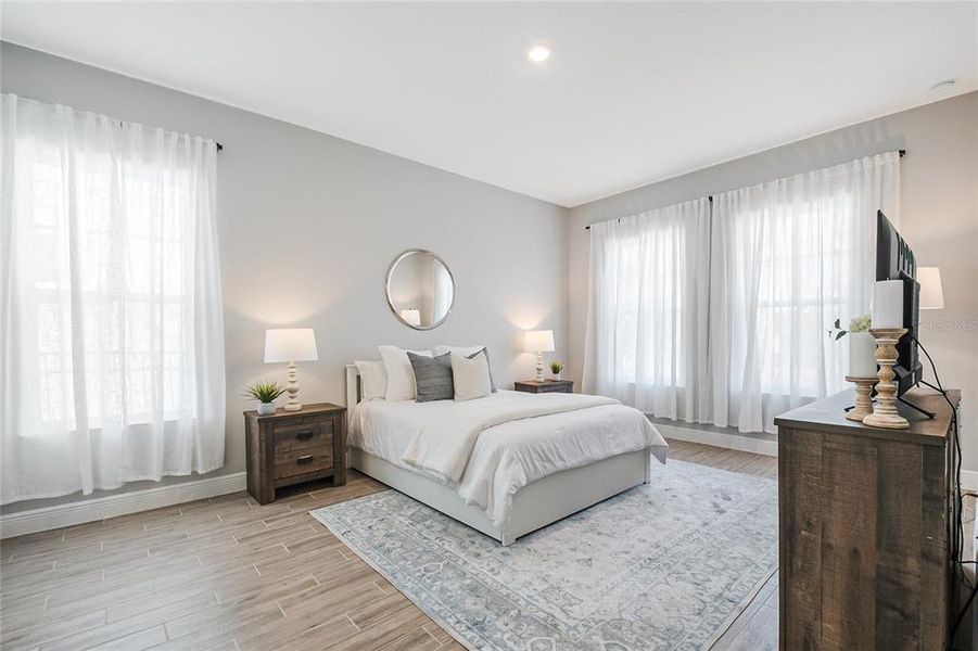 Furnished interior view inside a new home in , Orlando (Image 8).