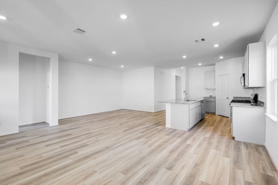 Spacious, unfurnished interior of a new home in Brookewater 45s, Rosenberg (Image 13). Spacious, unfurnished interior of a new home in Brookewater 45s, Rosenberg (Image 13).