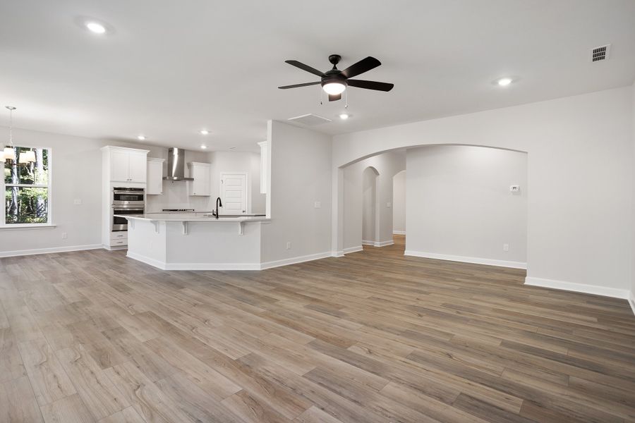 Spacious, unfurnished interior of a new home in Georgias Landing, Raleigh (Image 25).