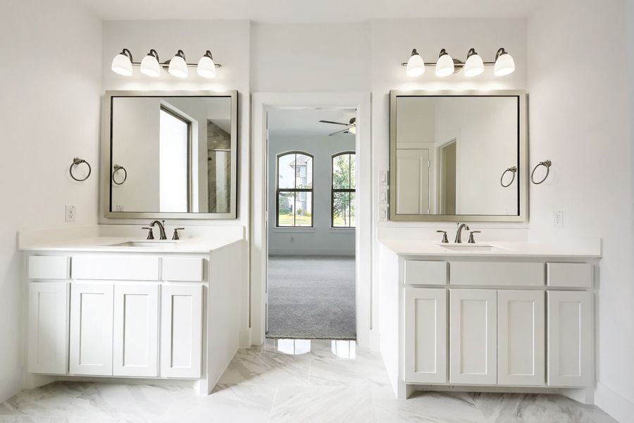 1737 Cornwall - Primary Bathroom