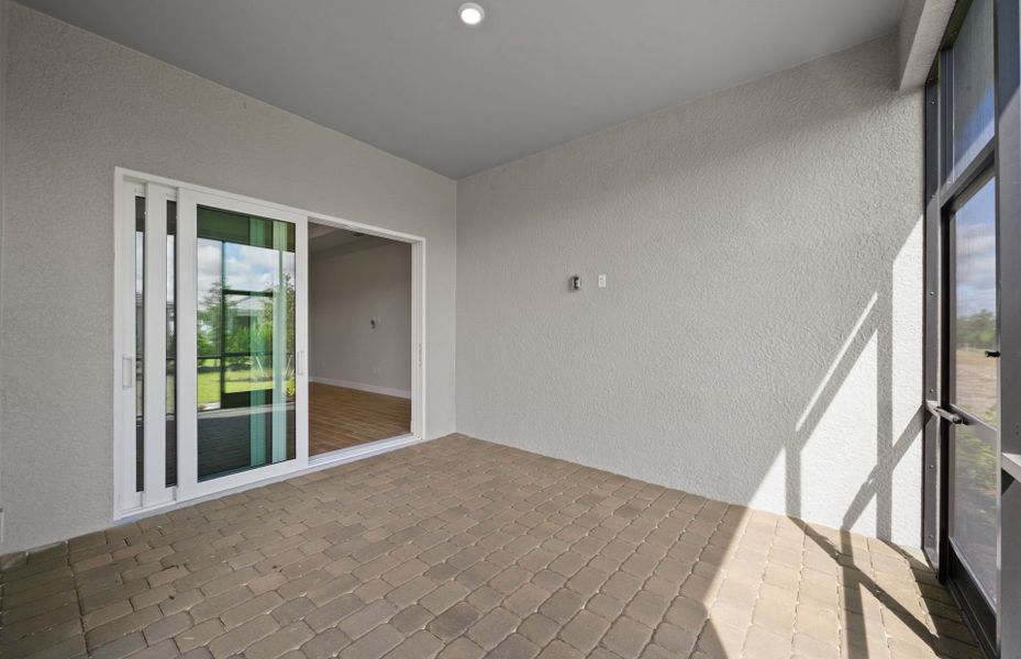 Image 32 of a home in Del Webb Oak Creek.