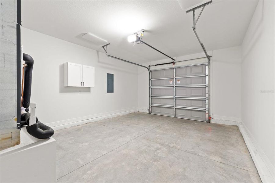 Spacious, unfurnished interior of a new home in , Williston (Image 27).