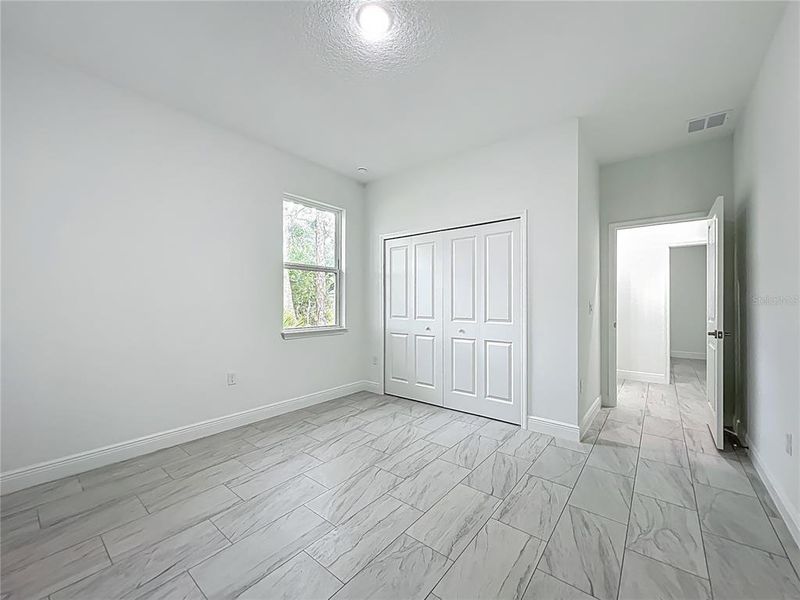 Spacious, unfurnished interior of a new home in , Citrus Springs (Image 18).