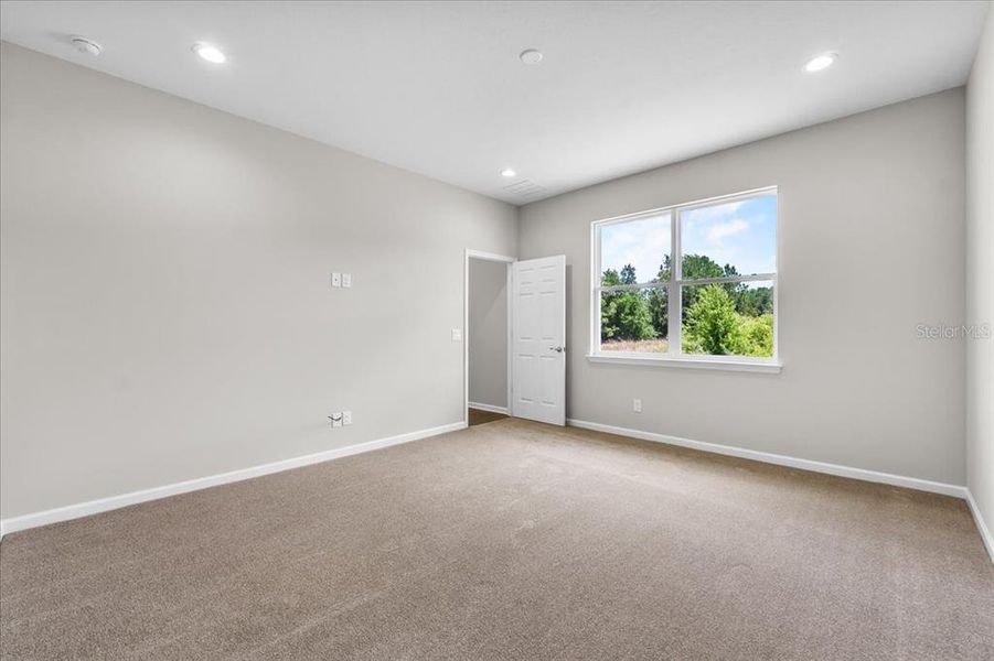 Spacious, unfurnished interior of a new home in , Mulberry (Image 16).
