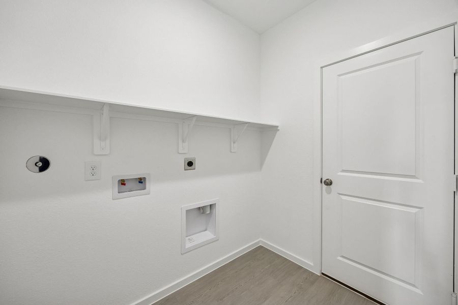 Spacious, unfurnished interior of a new home in Crosby Farms, Crosby (Image 28).