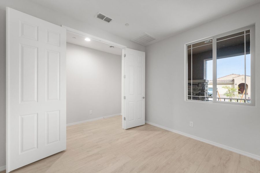Spacious, unfurnished interior of a new home in Foothills at Northpointe, Peoria (Image 15).
