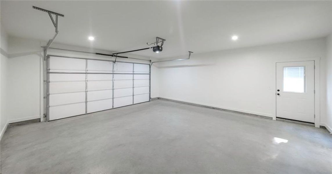 Spacious, unfurnished interior of a new home in , Cartersville (Image 48). Spacious, unfurnished interior of a new home in , Cartersville (Image 48).