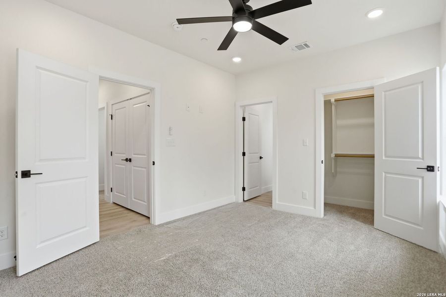 Spacious, unfurnished interior of a new home in , Boerne (Image 10).