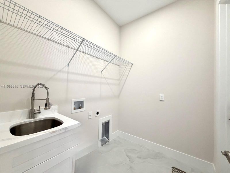 Spacious, unfurnished interior of a new home in , Naples (Image 23). Spacious, unfurnished interior of a new home in , Naples (Image 23).