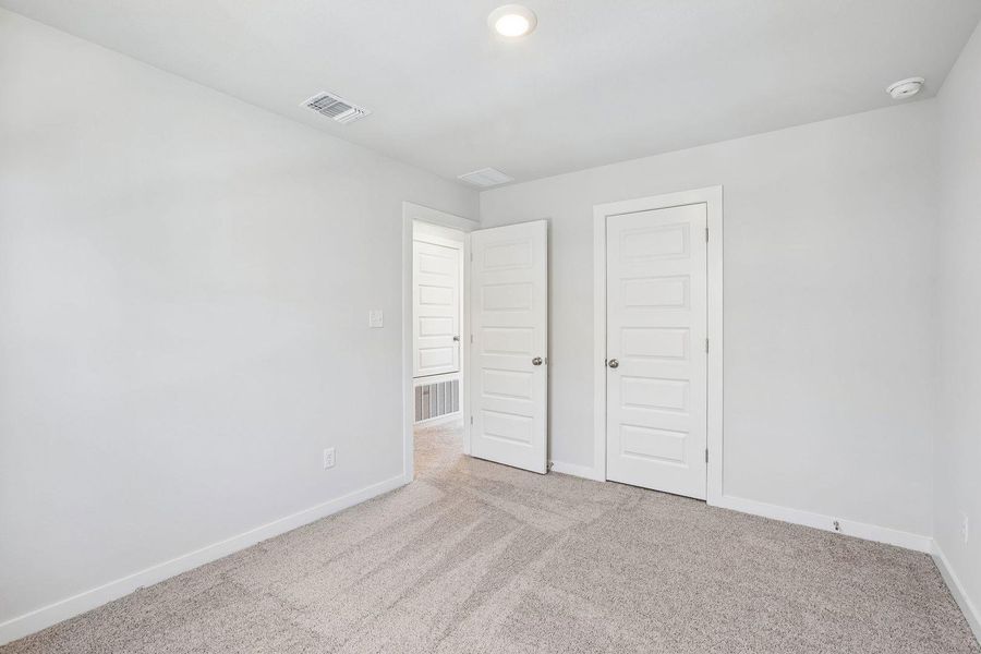 Spacious, unfurnished interior of a new home in Avery Centre, Round Rock (Image 23).