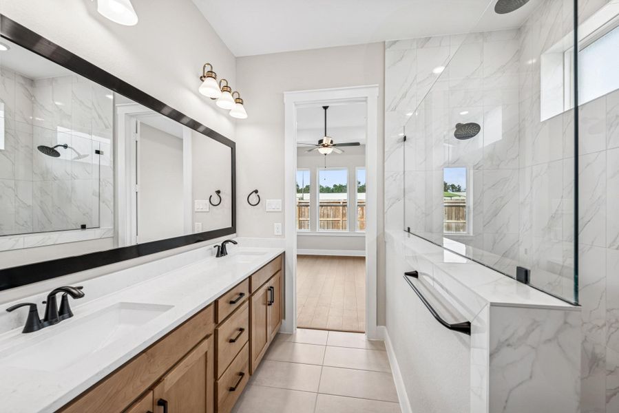 Furnished interior view inside a new home in The Highlands 40', Porter (Image 16).