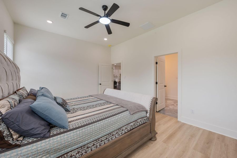 Furnished interior view inside a new home in , Iola (Image 8).