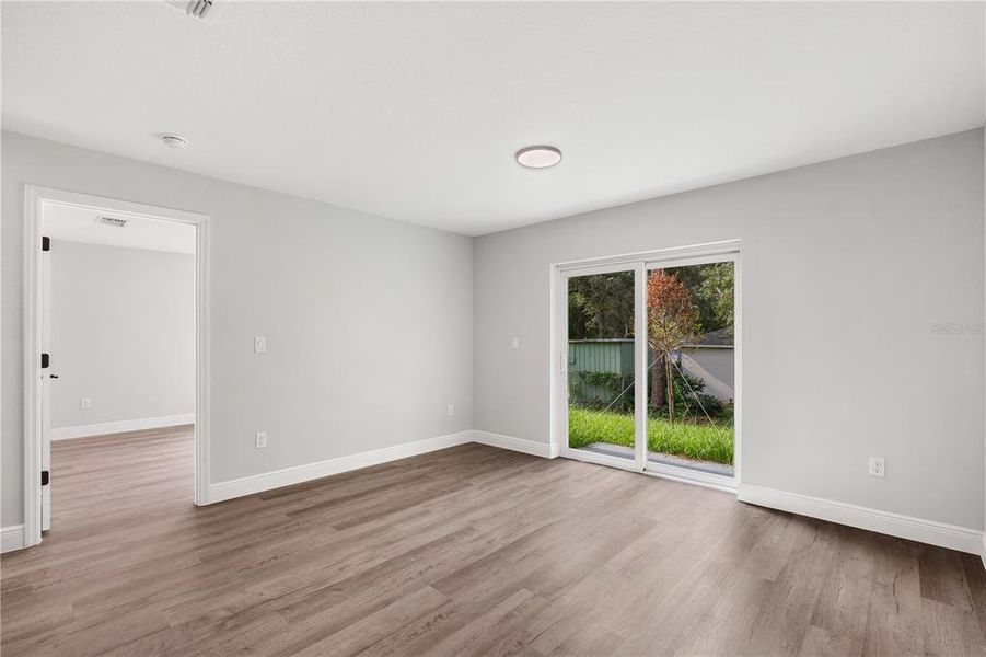 Spacious, unfurnished interior of a new home in , Orange City (Image 14).