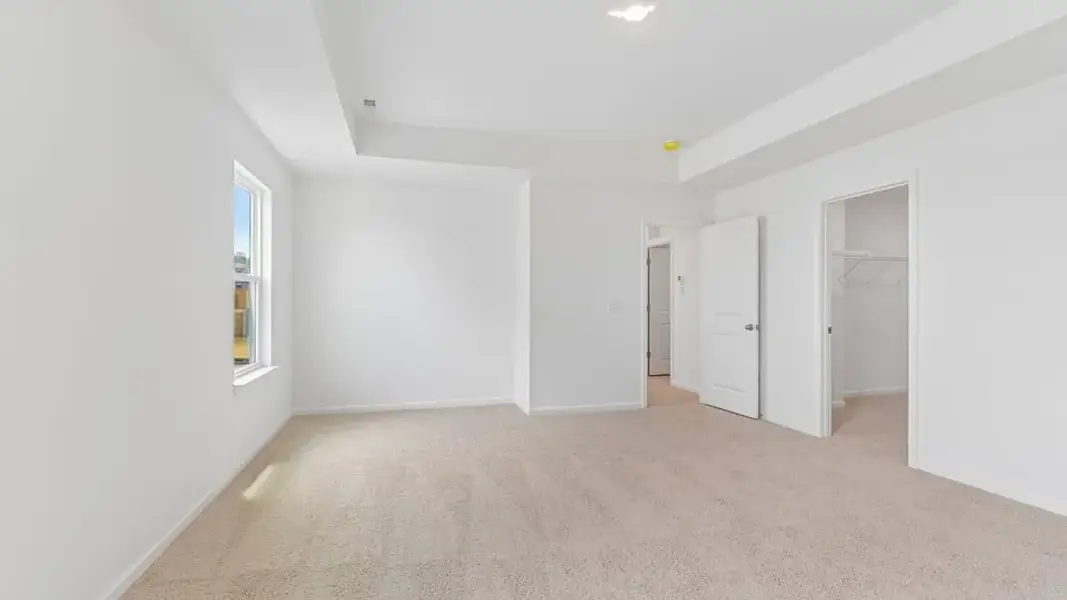 Spacious, unfurnished interior of a new home in Collins Ridge, Hillsborough (Image 38).