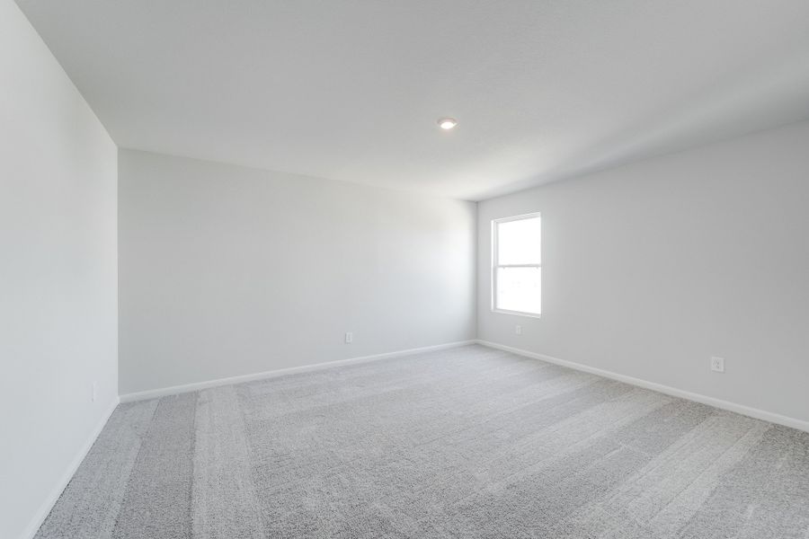 Spacious, unfurnished interior of a new home in Shirey Forest - Branches, Lufkin (Image 8).