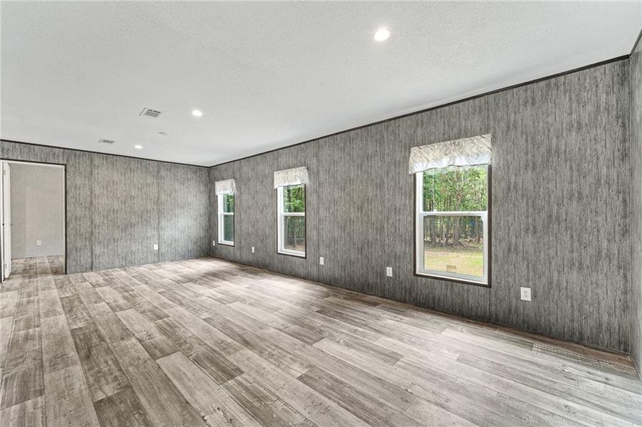 Spacious, unfurnished interior of a new home in , Elberton (Image 13).