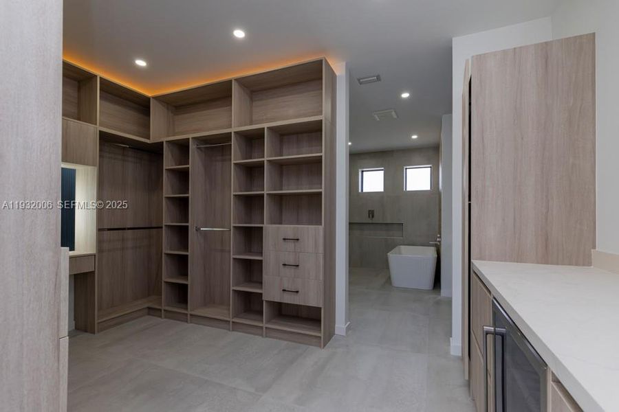 Furnished interior view inside a new home in , Cape Coral (Image 8).